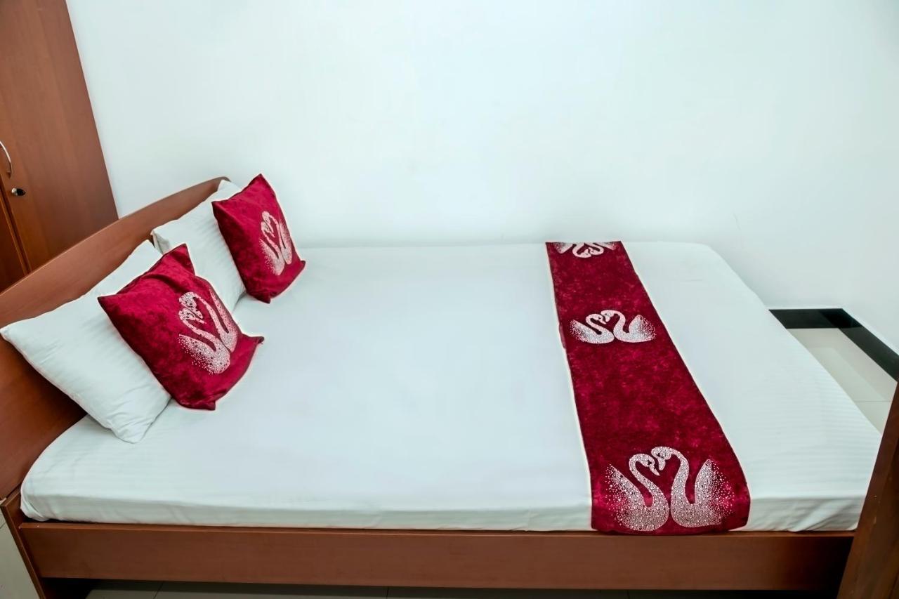 Golden Star Guest House Джафна Екстериор снимка