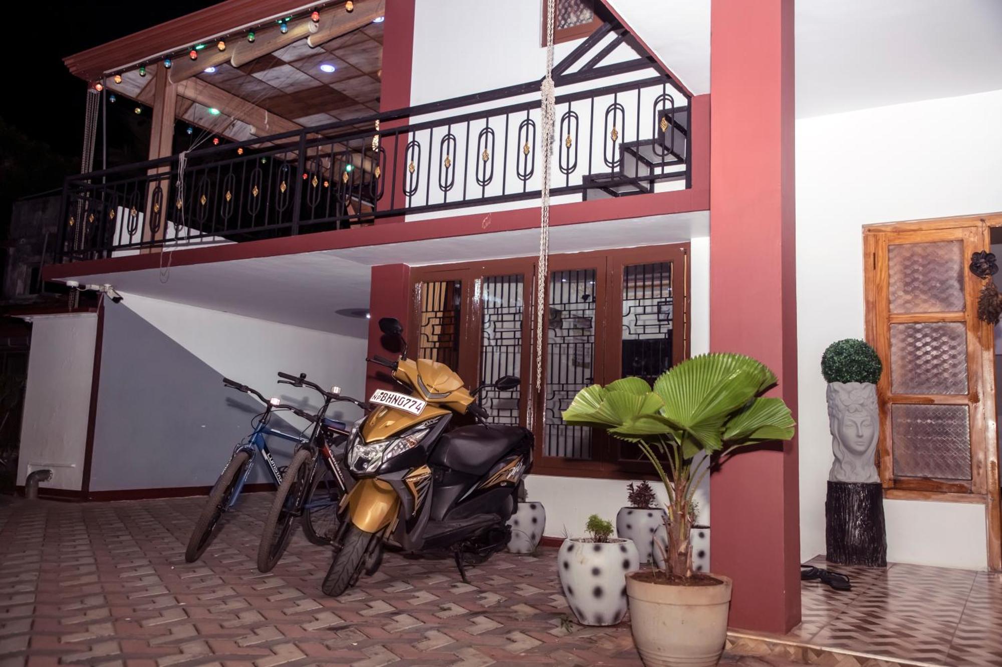 Golden Star Guest House Джафна Екстериор снимка