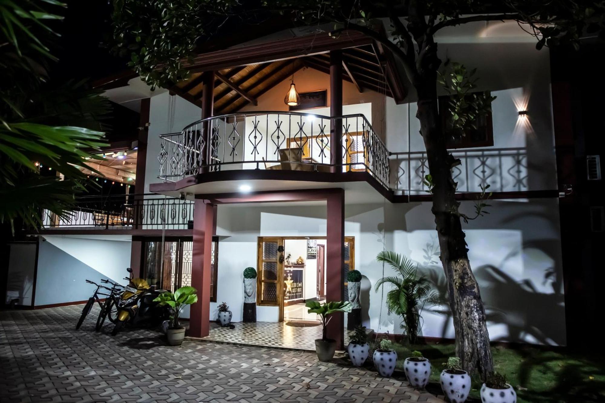 Golden Star Guest House Джафна Екстериор снимка