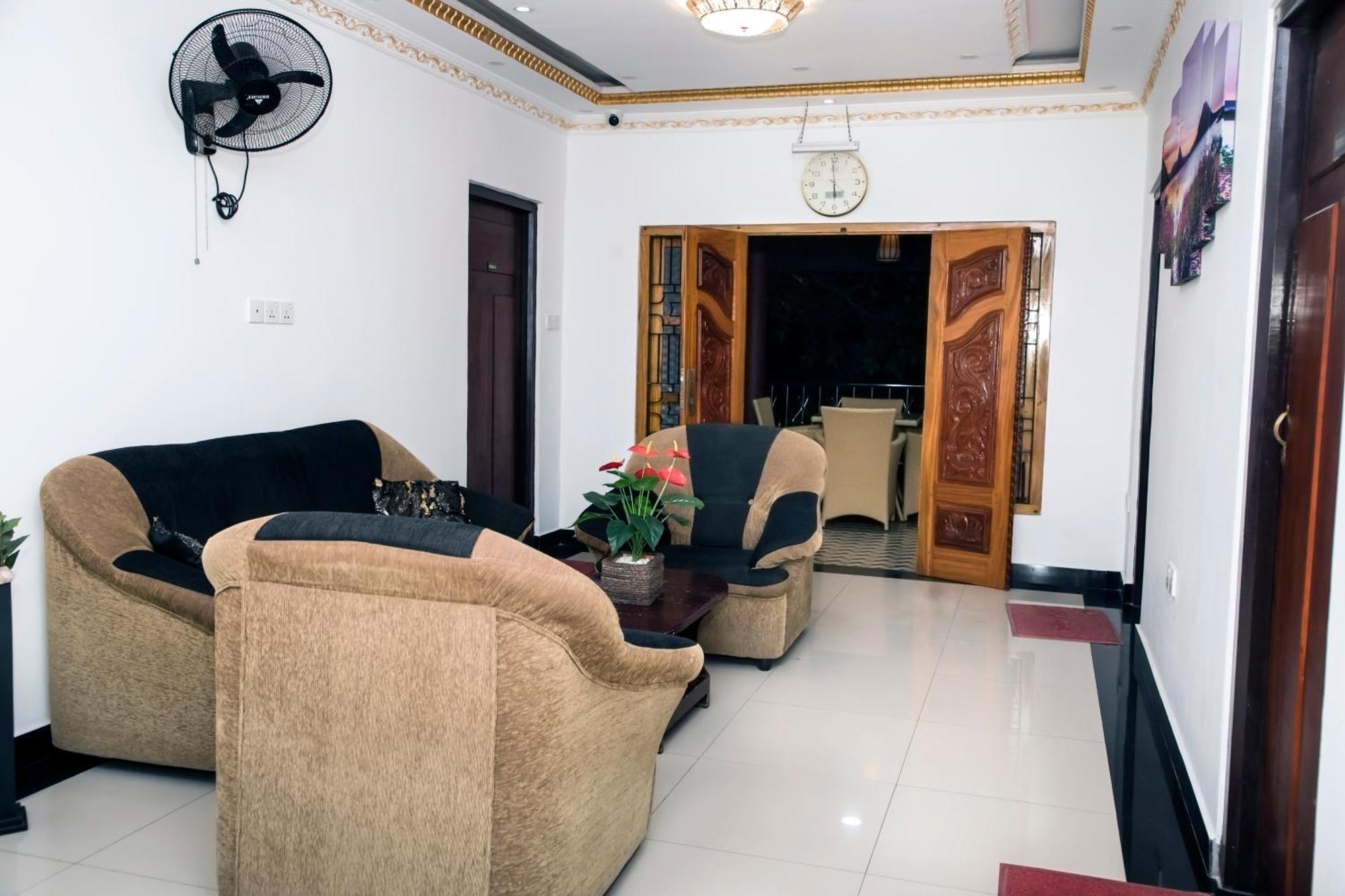 Golden Star Guest House Джафна Екстериор снимка