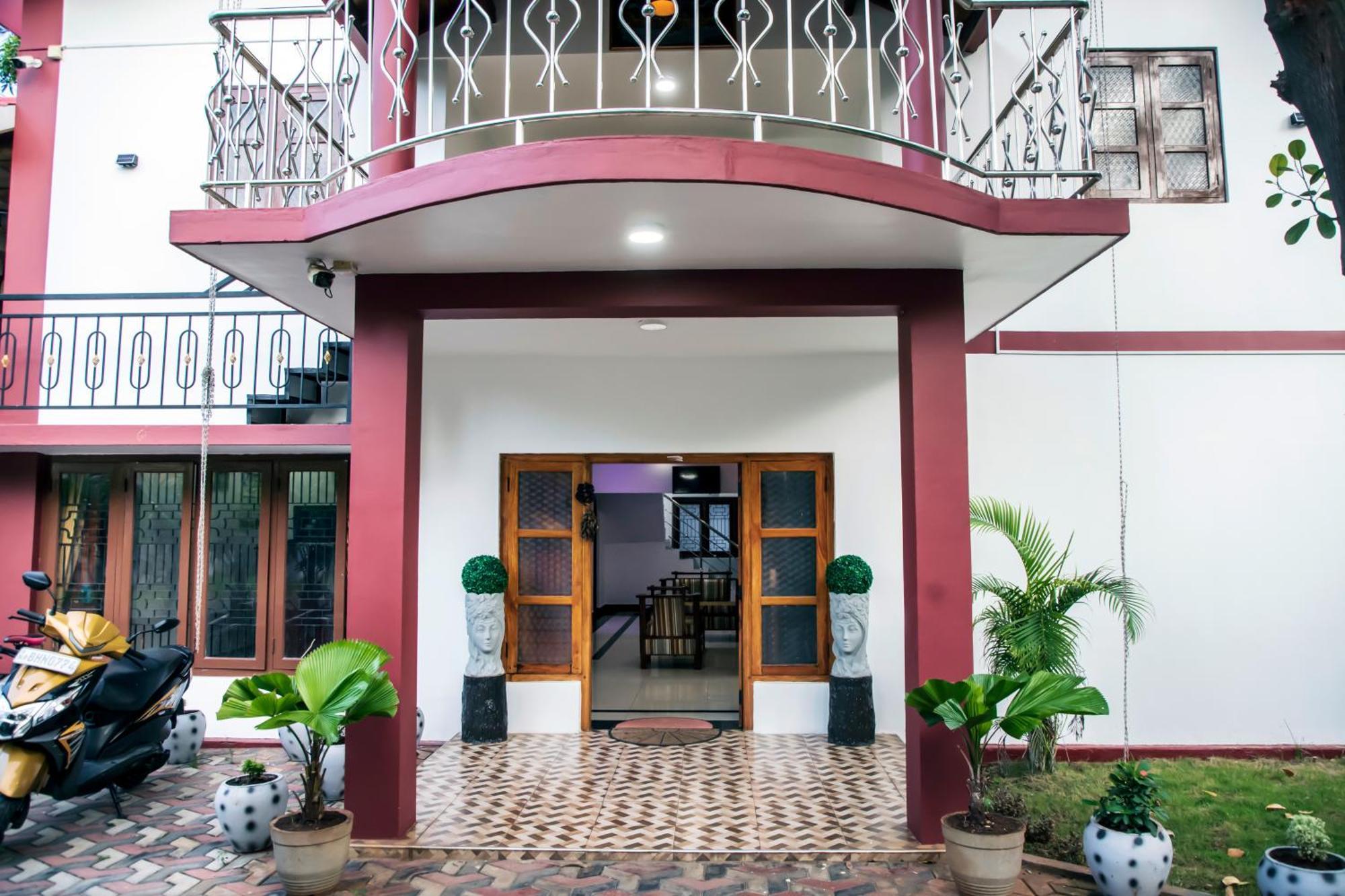 Golden Star Guest House Джафна Екстериор снимка