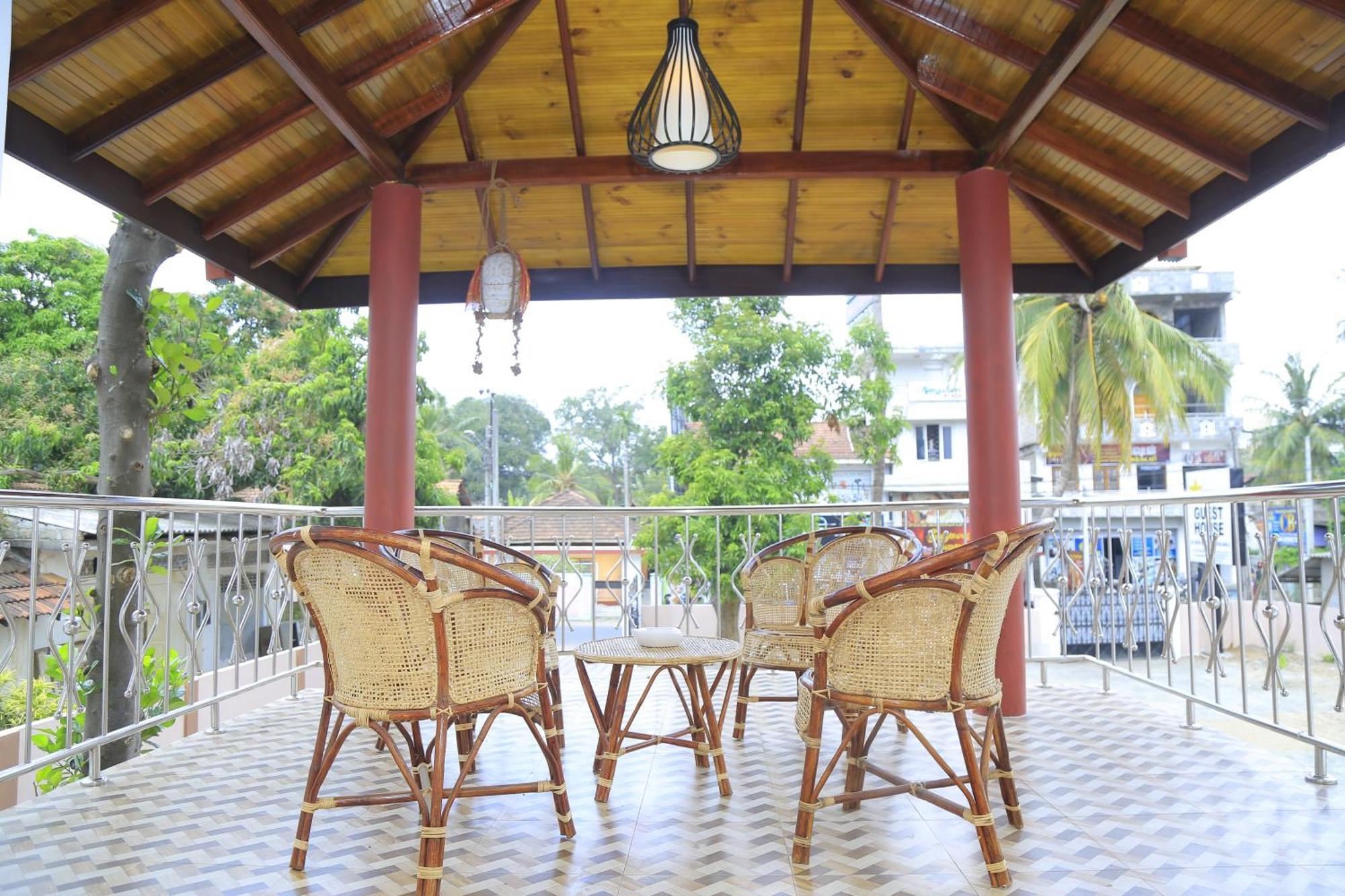 Golden Star Guest House Джафна Екстериор снимка